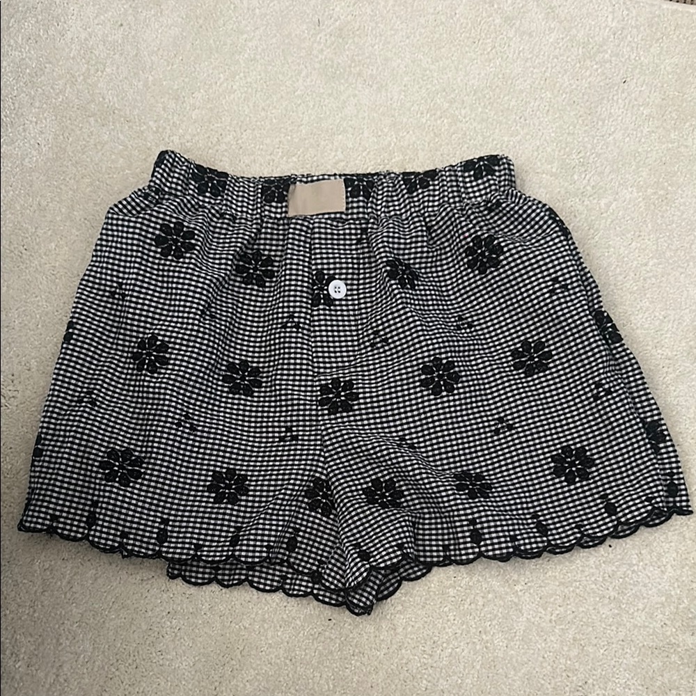 Black and White Floral Women's Shorts